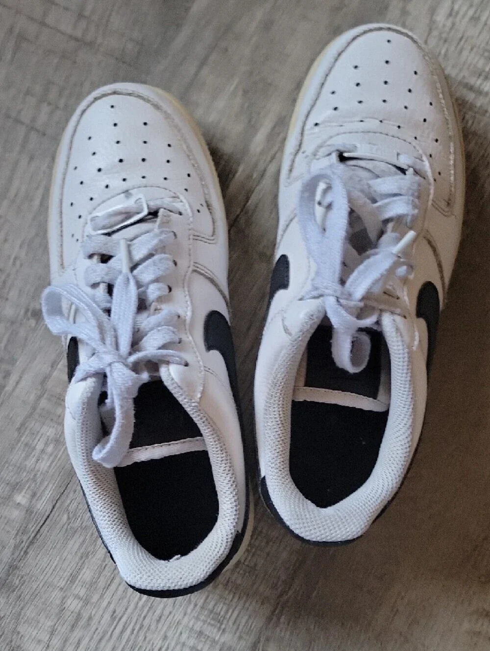 Women's 6.5 Nike White Sneakers with Black Swoosh